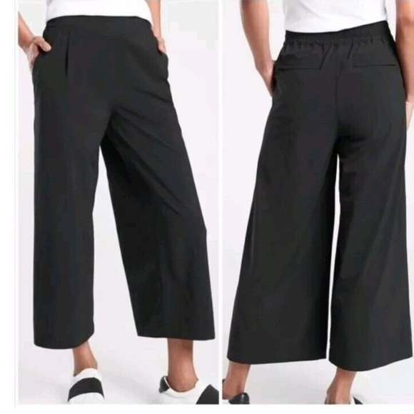 Athleta Black Brooklyn Wide-leg Crop Pants
Style: 531157-00 - Picture 2 of 10